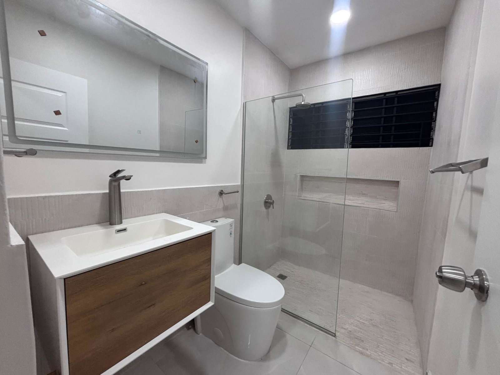 Fifteenth image of 7-9 Annette Crescent, Kingsto in Kingston 10, St. Andrew, Jamaica - property is For Rent