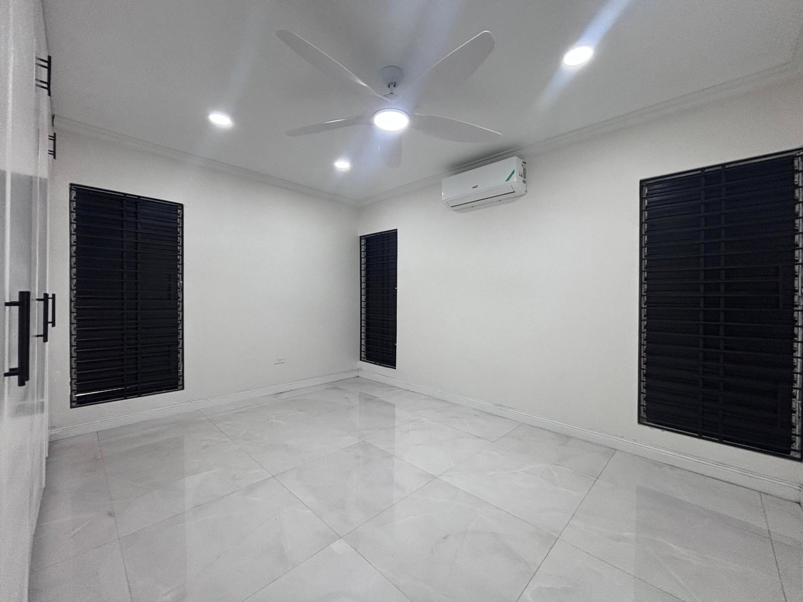 Tenth image of 7-9 Annette Crescent, Kingsto in Kingston 10, St. Andrew, Jamaica - property is For Rent