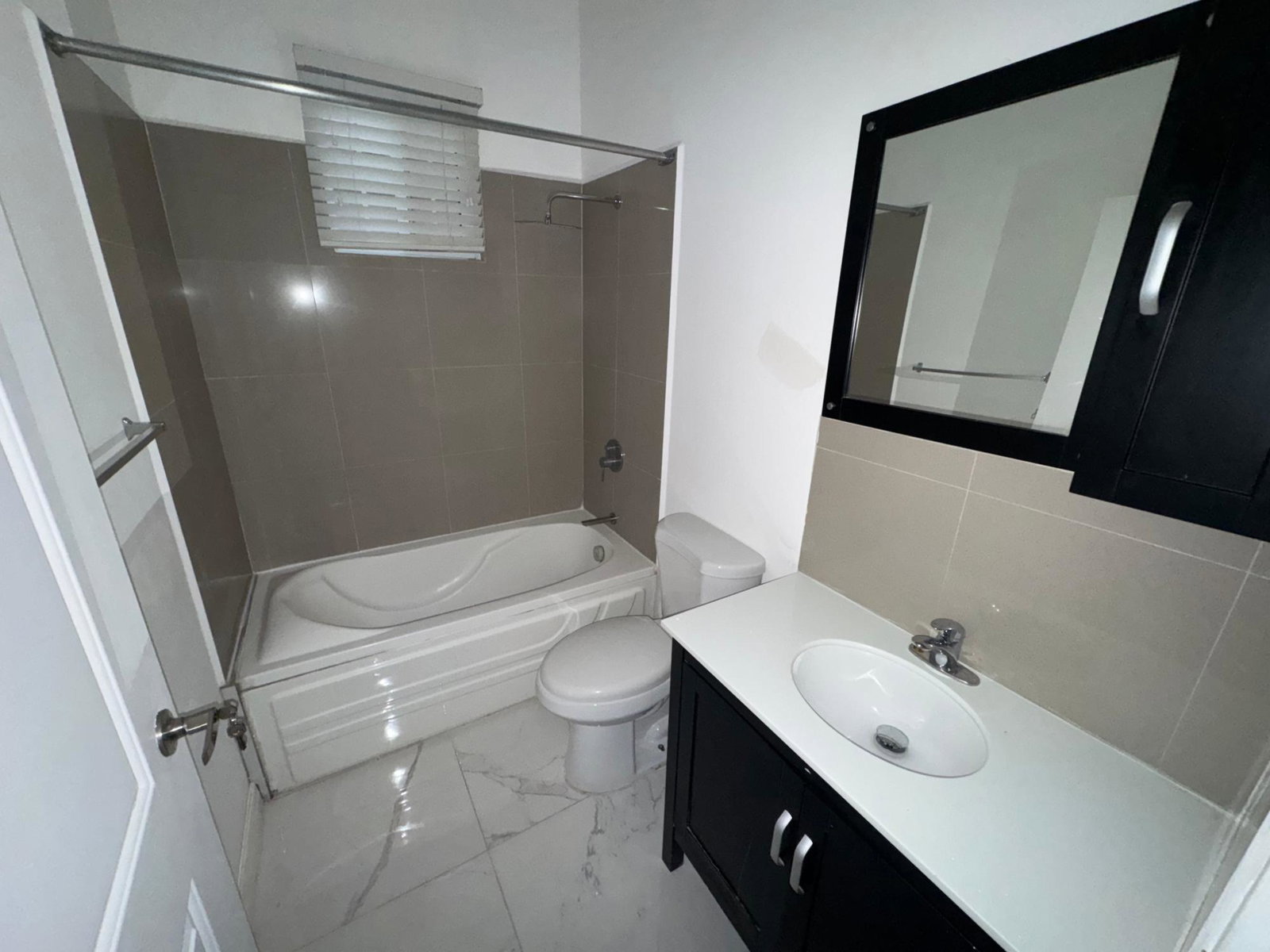 Third image of 8 Gary Player Circle in Spanish Town, St. Catherine, Jamaica - property is For Rent