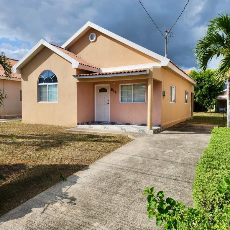 First image of 8 Gary Player Circle in Spanish Town, St. Catherine, Jamaica - property is For Rent