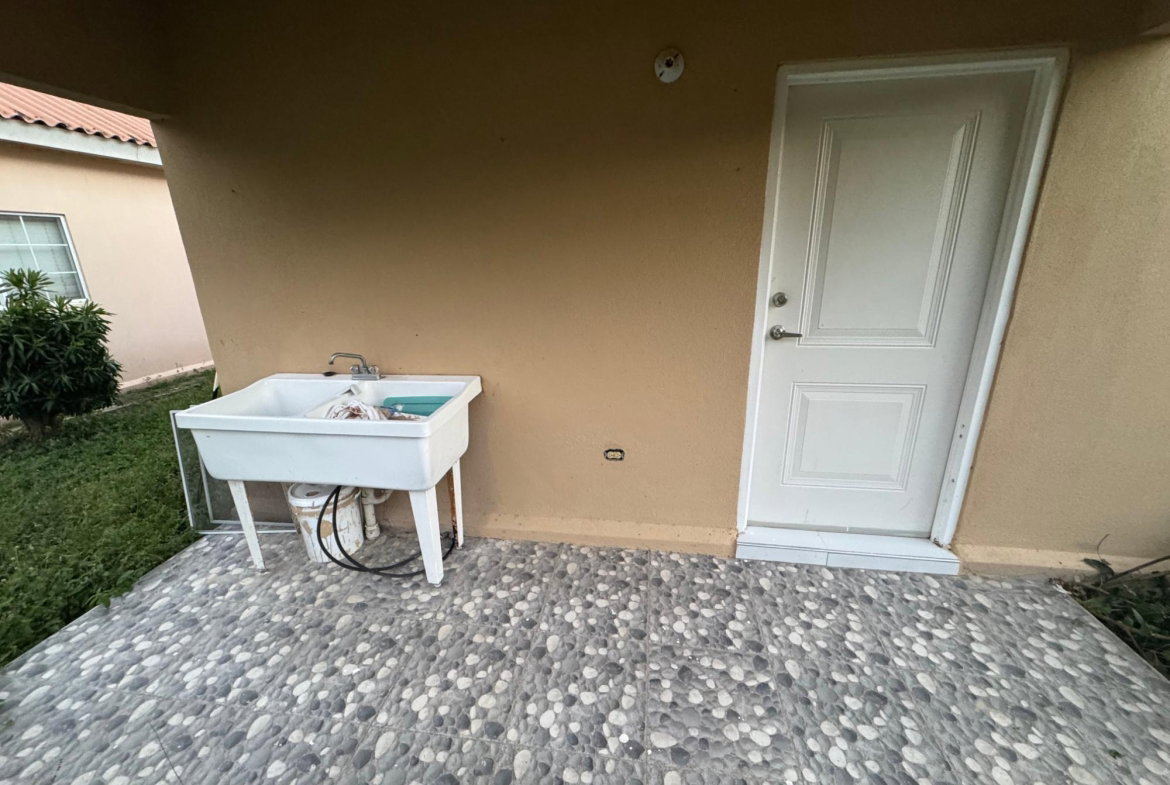 Tenth image of 8 Gary Player Circle in Spanish Town, St. Catherine, Jamaica - property is For Rent