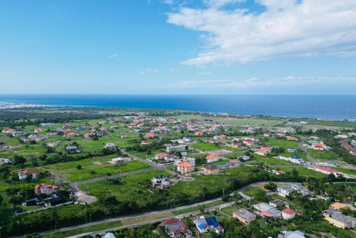 Twelfth image of 537 Orange Street Richmond ca in Plantation Village, St. Ann, Jamaica - property is For Sale