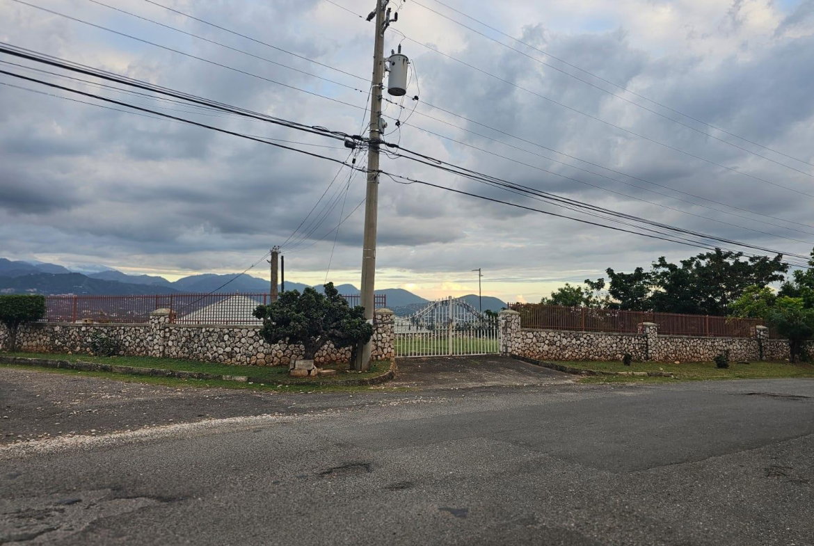 Fifth image of Queen Hill Drive in Kingston 19, St. Andrew, Jamaica - property is For Sale