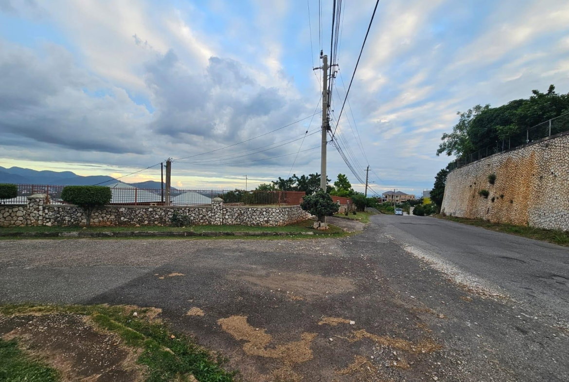 Seventh image of Queen Hill Drive in Kingston 19, St. Andrew, Jamaica - property is For Sale