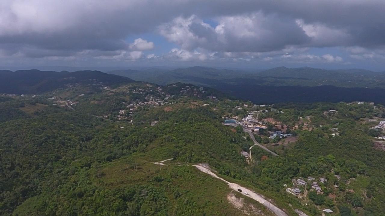 Seventh image of Water House Wedge Rock l6 in Kingston 19, St. Andrew, Jamaica - property is For Sale