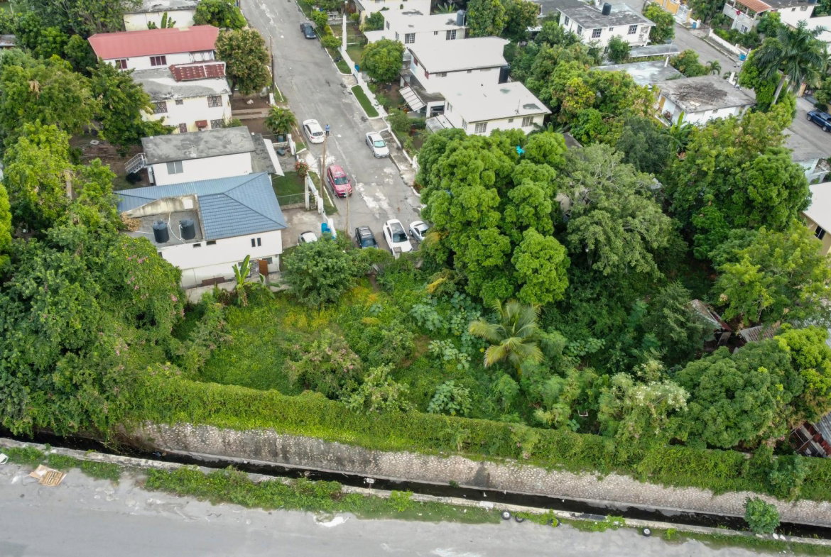 Eleventh image of 18 Minerva Place in Kingston 20, St. Andrew, Jamaica - property is For Sale