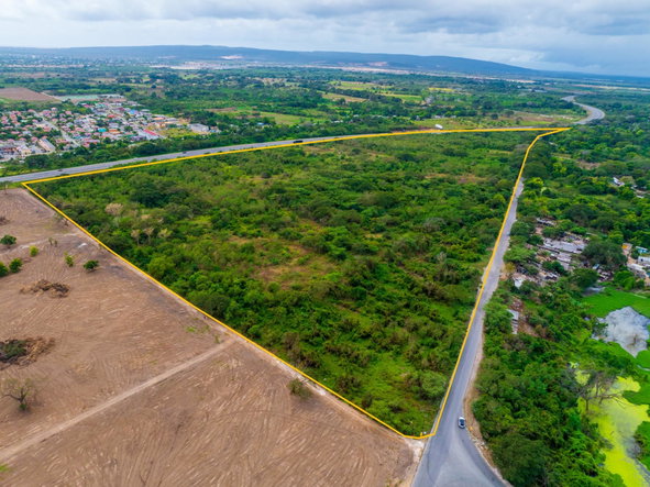 Eighth image of 19 Lakespen Road in Lakes Pen, St. Catherine, Jamaica - property is For Sale