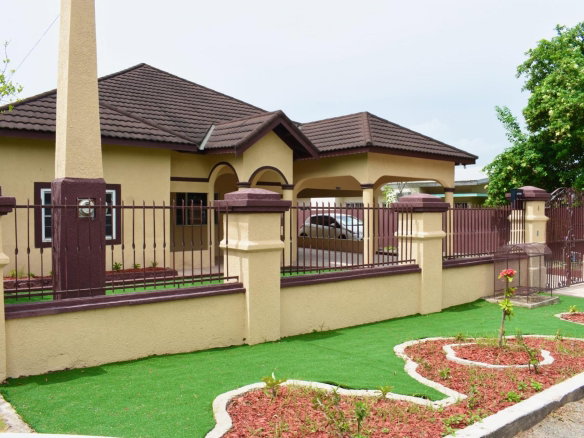 First image of 4 South Lucien Close in Kingston 10, St. Andrew, Jamaica - property is For Sale