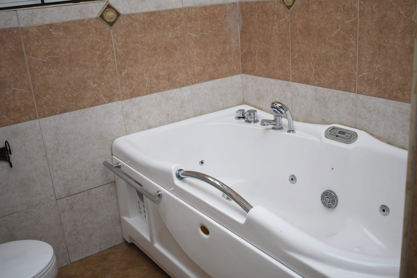 Ninth image of 4 South Lucien Close in Kingston 10, St. Andrew, Jamaica - property is For Sale