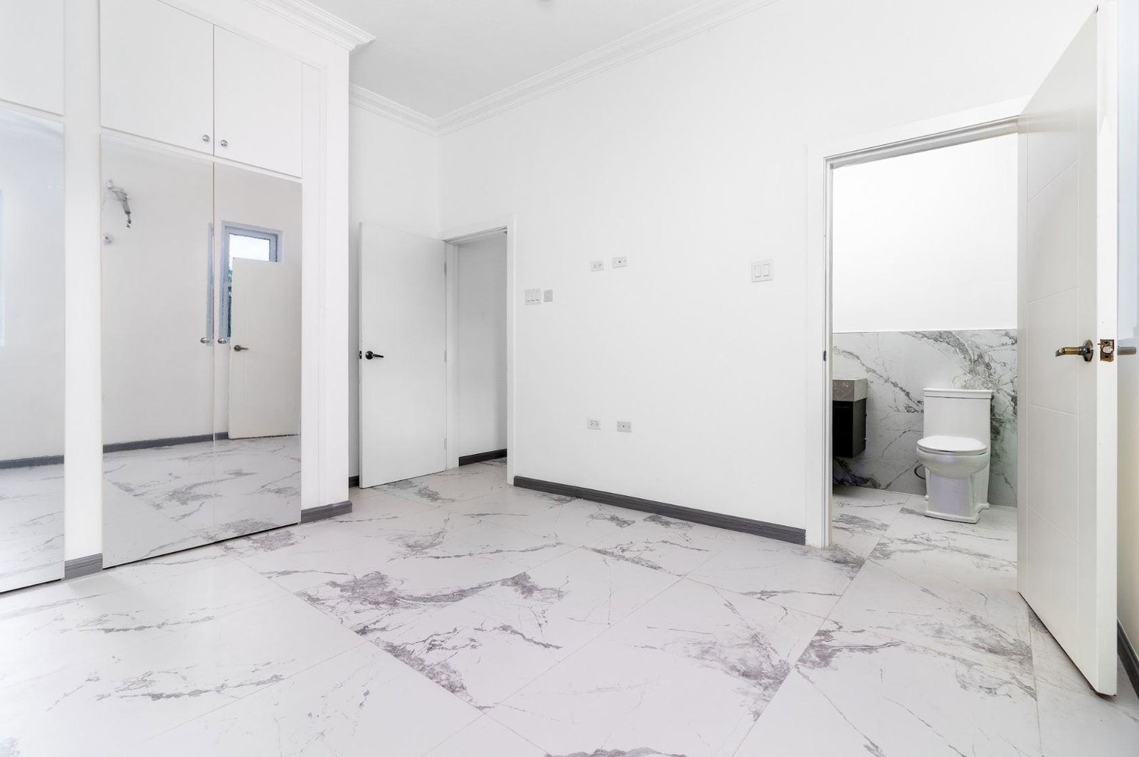 Skyview-Suites-Apartment-for-Sale-in-Kingston-Jamaica-Premium-Investment-Opportunity Seventeenth image of 24-2 Hibiscus Drive, Kingston in Kingston 6, St. Andrew, Jamaica - property is For Sale