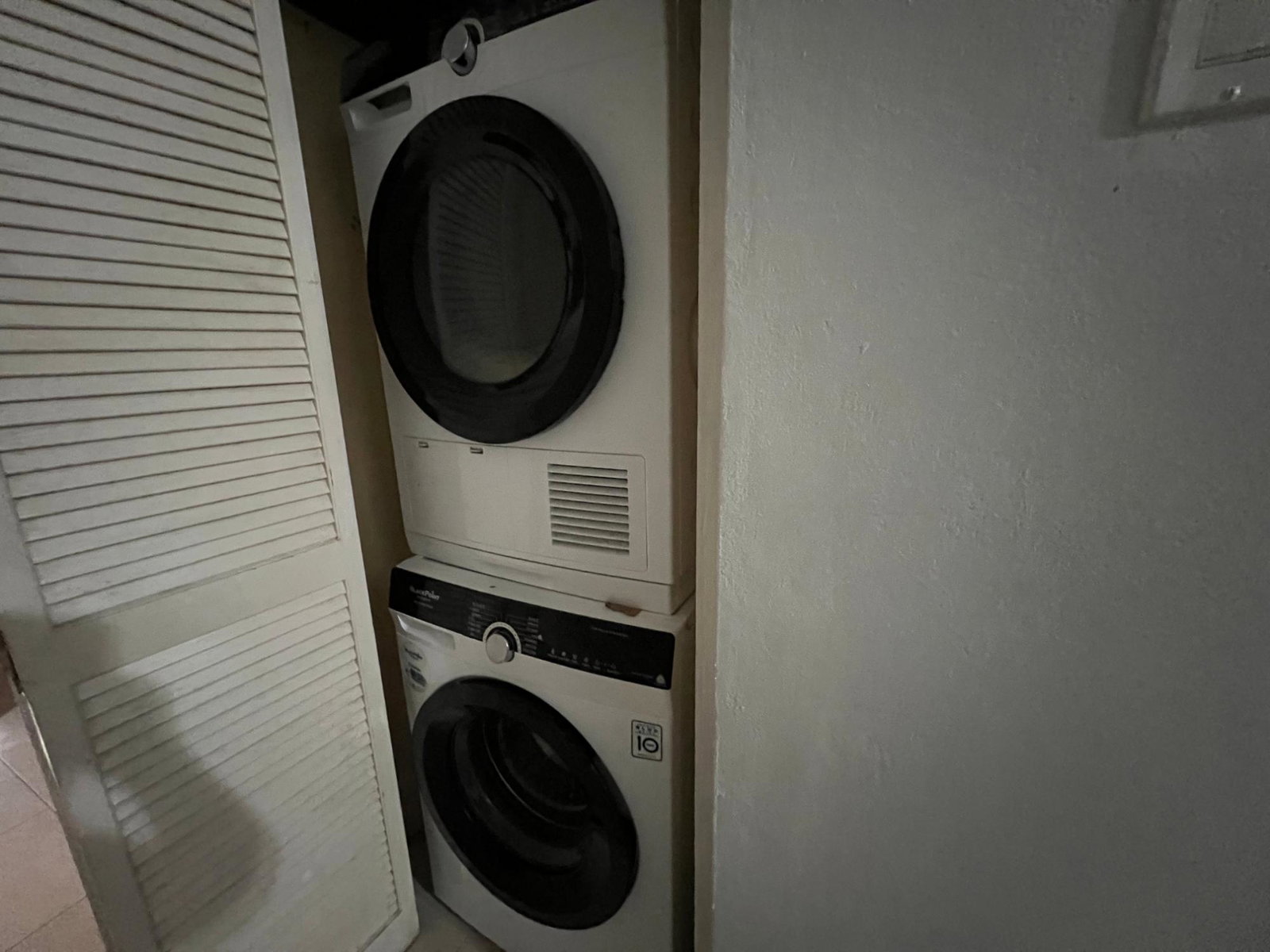 Spacious-1-Bedroom-Apartment-for-Sale-in-Kingston-8-St.-Andrew-Move-In-Ready-Private-Complex Eleventh image of 3-23 Edingburgh, Kgn 8 in Kingston 8, St. Andrew, Jamaica - property is For Sale