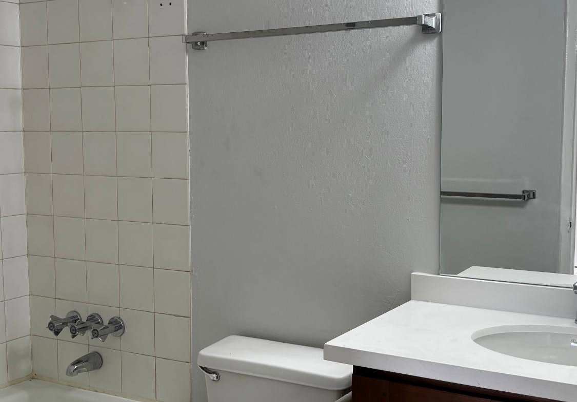 Fifteenth image of Unit 25b-44-46 Trafalgar Road in Kingston 5, St. Andrew, Jamaica - property is For Rent