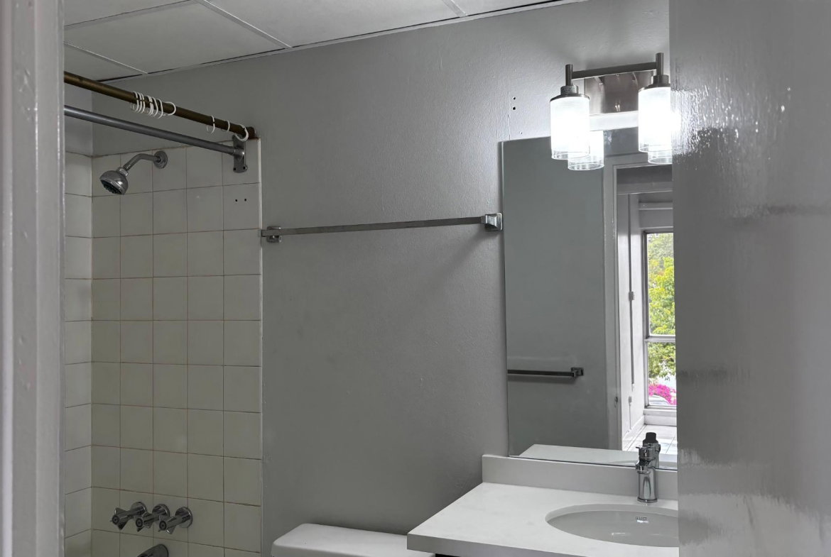 Sixteenth image of Unit 25b-44-46 Trafalgar Road in Kingston 5, St. Andrew, Jamaica - property is For Rent