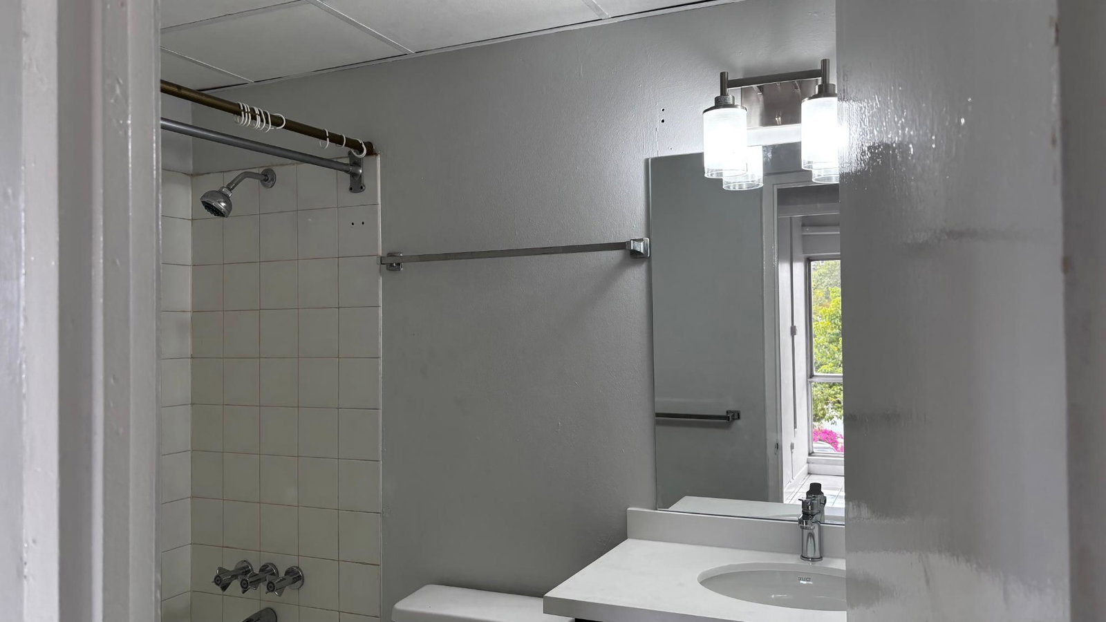 Sixteenth image of Unit 25b-44-46 Trafalgar Road in Kingston 5, St. Andrew, Jamaica - property is For Rent