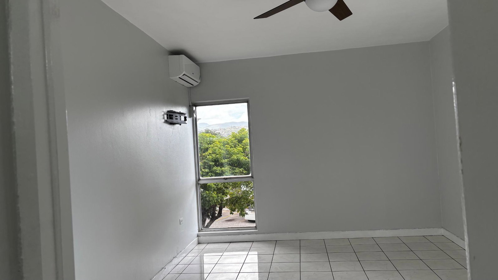 Tenth image of Unit 25b-44-46 Trafalgar Road in Kingston 5, St. Andrew, Jamaica - property is For Rent