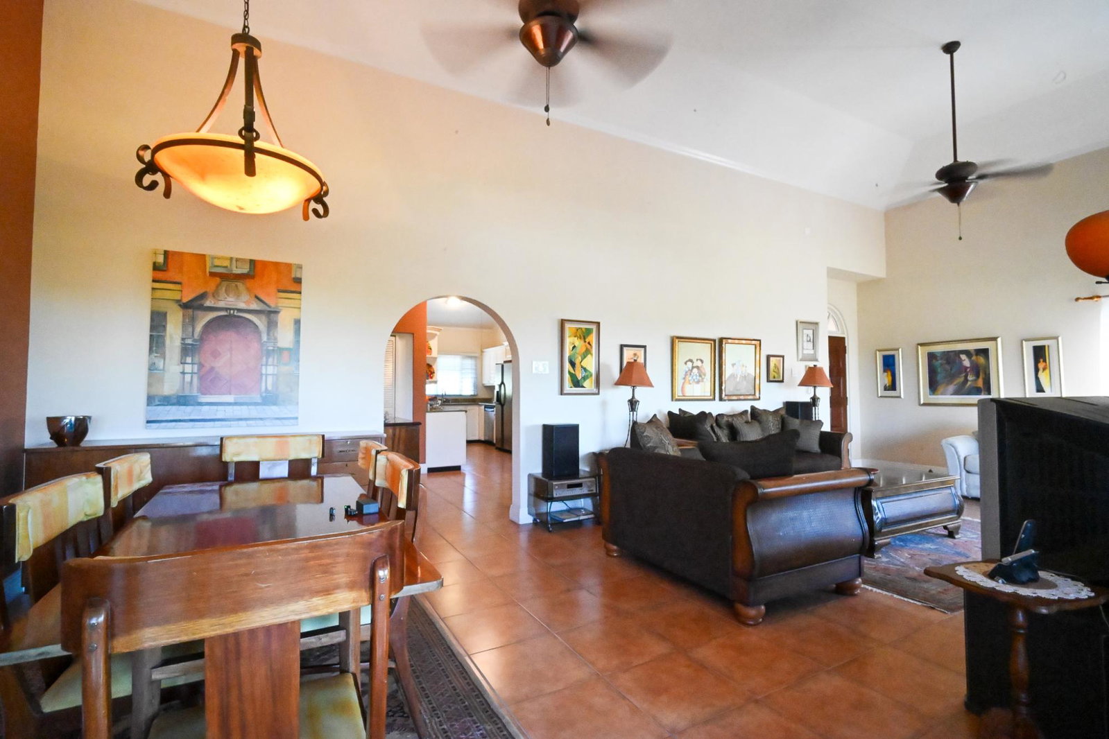 Spacious-2-Bedroom-Apartment-for-Sale-in-Kingston-6-Jamaica Sixteenth image of 3-7 Widcombe Road in Kingston 6, St. Andrew, Jamaica - property is For Sale