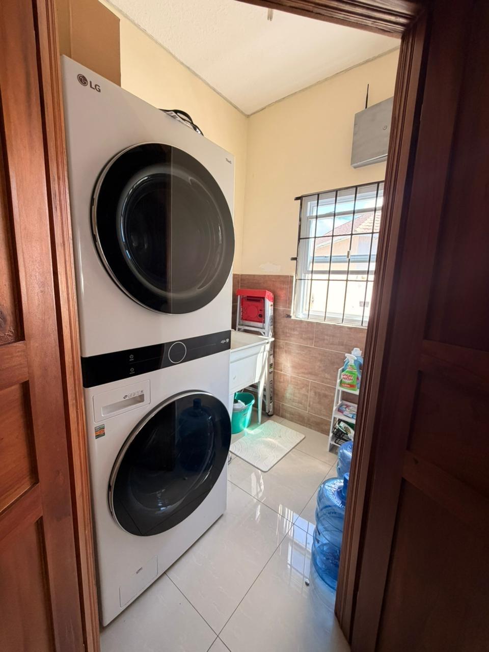 Spacious-2-Bedroom-Apartment-for-Sale-in-Liguanea-St.-Andrew-Jamaica Fifteenth image of 29-7 Ottawa Avenue in Kingston 6, St. Andrew, Jamaica - property is For Sale