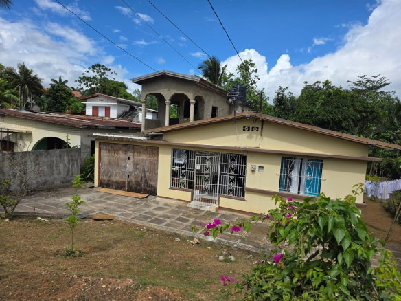 First image of 2 Byndloss, Linstead in Linstead, St. Catherine, Jamaica - property is For Sale