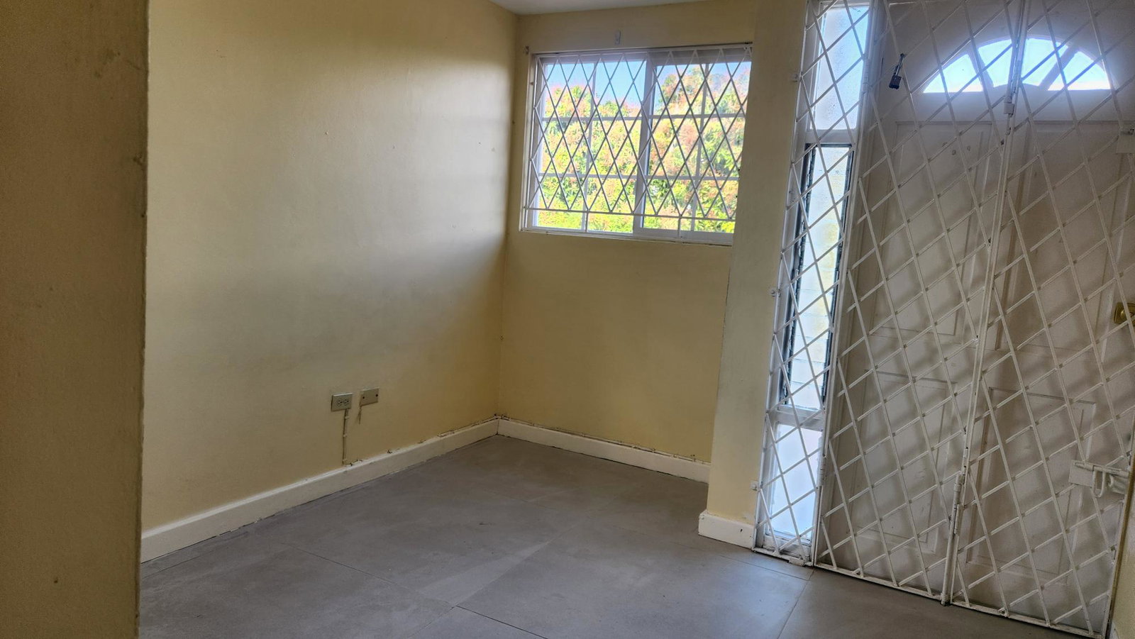Spacious-3-Bedroom-Apartment-for-Sale-Near-University-of-Technology-Kingston-Jamaica Eighth image of 4-31 University Crescent, King in Kingston 6, St. Andrew, Jamaica - property is For Sale