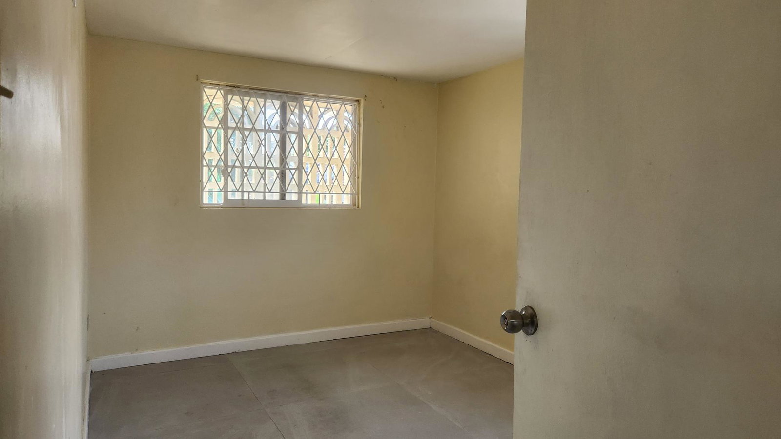 Spacious-3-Bedroom-Apartment-for-Sale-Near-University-of-Technology-Kingston-Jamaica Ninth image of 4-31 University Crescent, King in Kingston 6, St. Andrew, Jamaica - property is For Sale