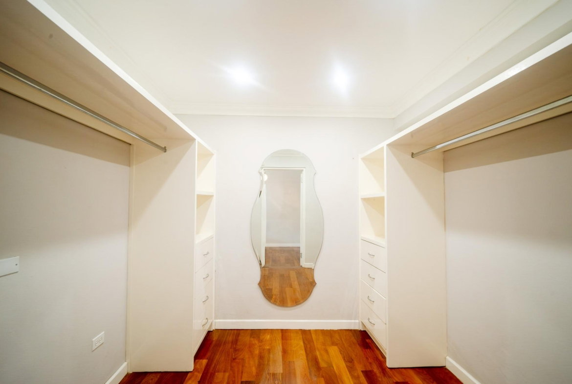 Thirteenth image of 4e-1 Manor Park Drive in Kingston 8, St. Andrew, Jamaica - property is For Sale