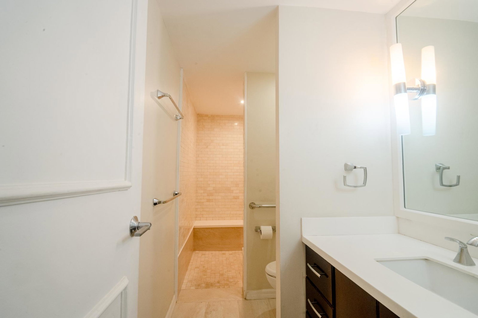 Fourteenth image of 4e-1 Manor Park Drive in Kingston 8, St. Andrew, Jamaica - property is For Sale