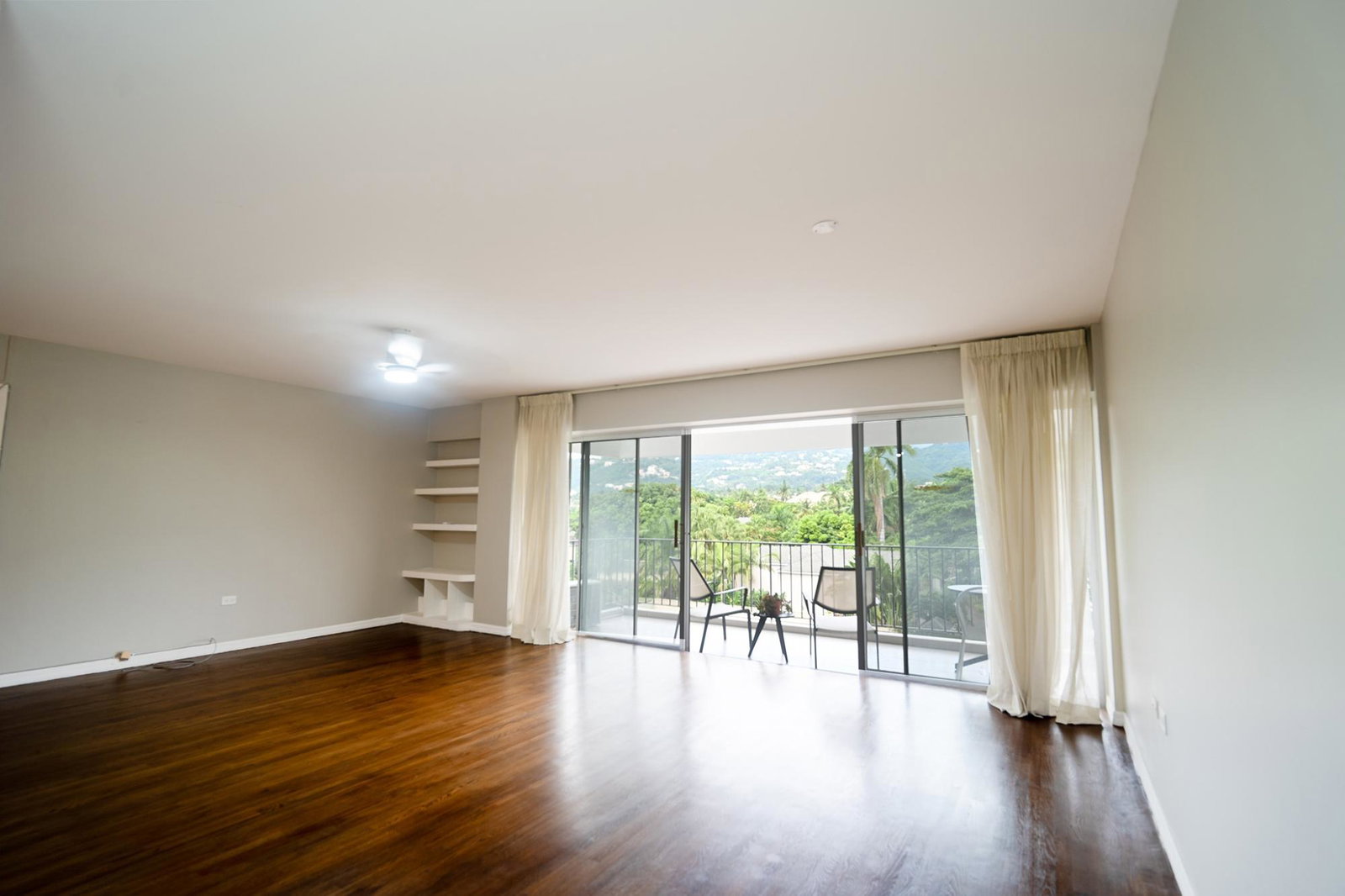 Third image of 4e-1 Manor Park Drive in Kingston 8, St. Andrew, Jamaica - property is For Sale