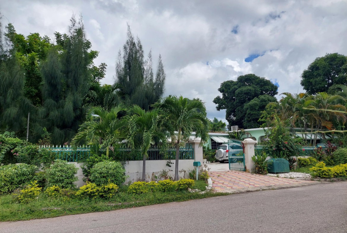 Seventeenth image of . Park Avenue, Havendale in Kingston 19, St. Andrew, Jamaica - property is For Sale