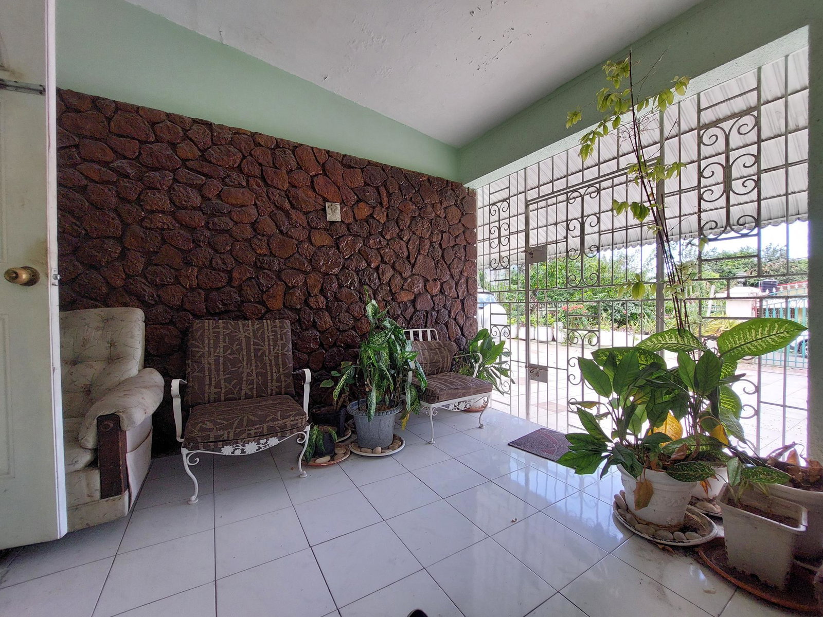 Spacious-4-Bedroom-House-for-Sale-in-Havendale-St.-Andrew-Jamaica Seventh image of . Park Avenue, Havendale in Kingston 19, St. Andrew, Jamaica - property is For Sale