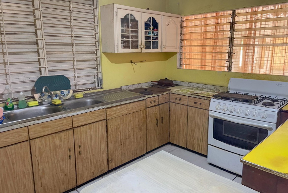 Tenth image of 10 Coolwater Avenue, Kingsto in Kingston 19, St. Andrew, Jamaica - property is For Sale