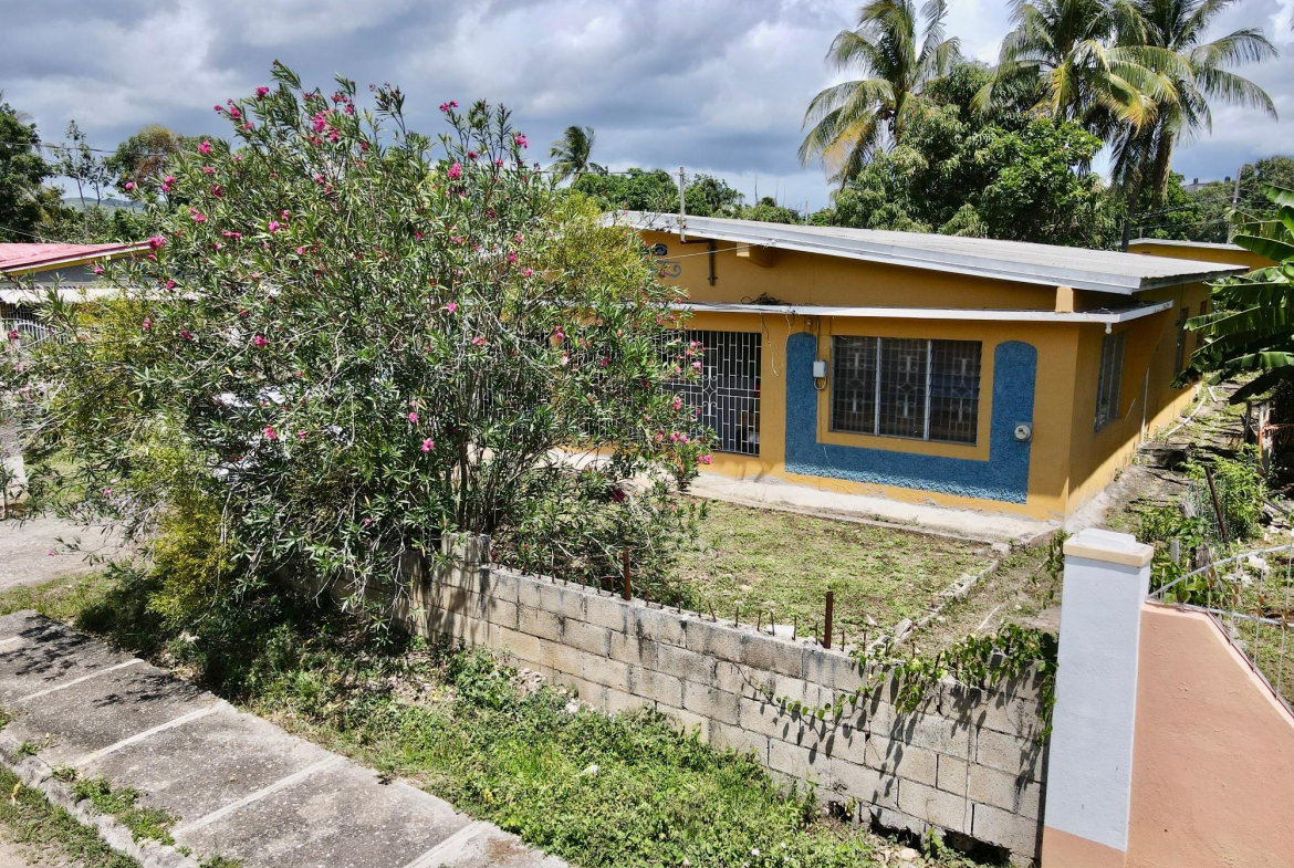 Fourth image of Mayor Ave Weston Park, May Pen, Cla in May Pen, Clarendon, Jamaica - property is For Sale