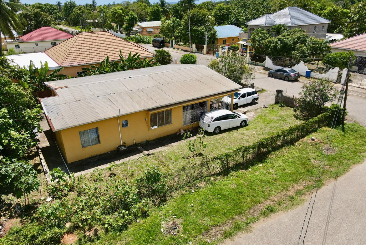 Fifth image of Mayor Ave Weston Park, May Pen, Cla in May Pen, Clarendon, Jamaica - property is For Sale