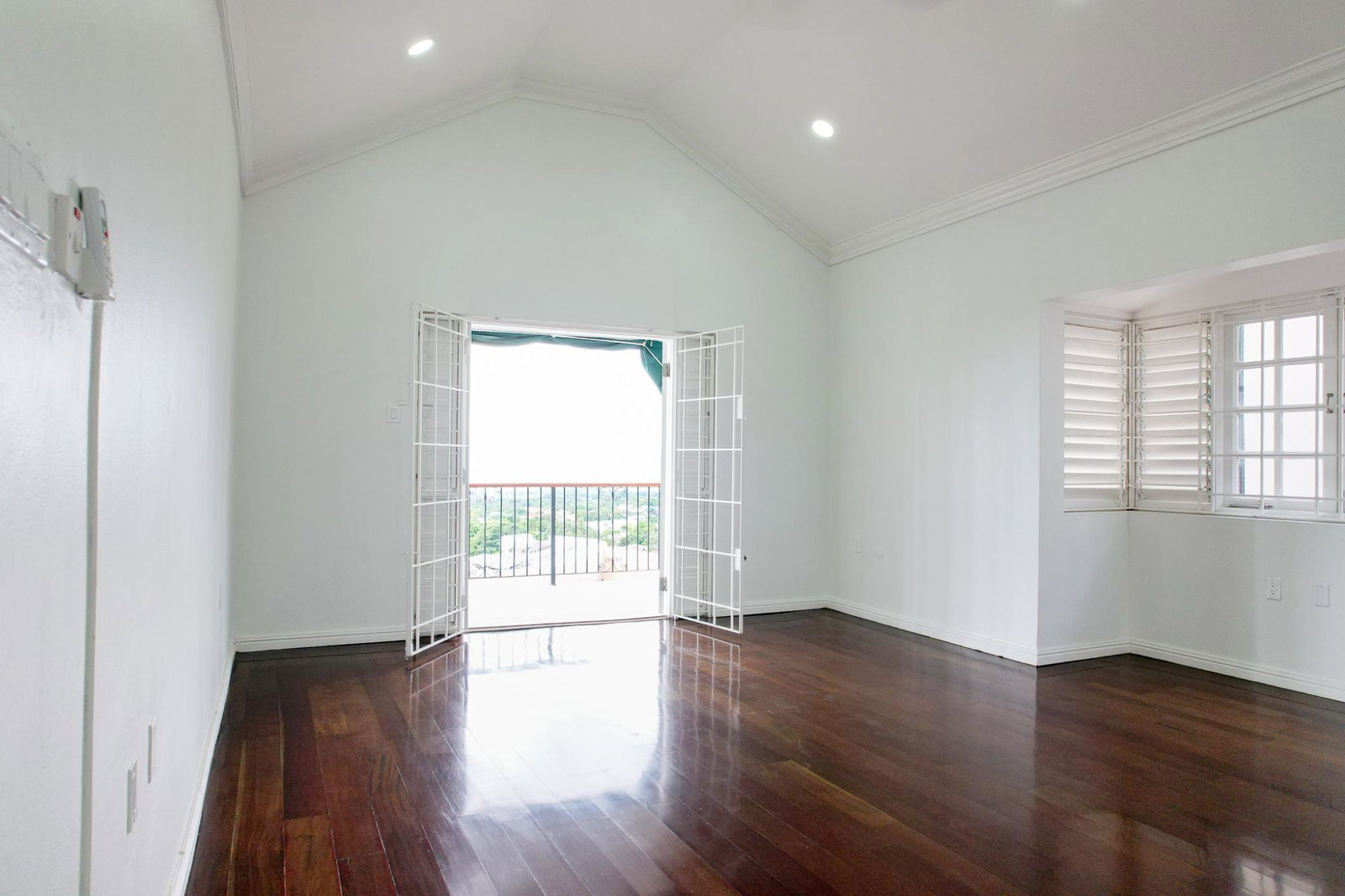 Eleventh image of 4-2 Bracknell Avenue in Kingston 6, St. Andrew, Jamaica - property is For Sale