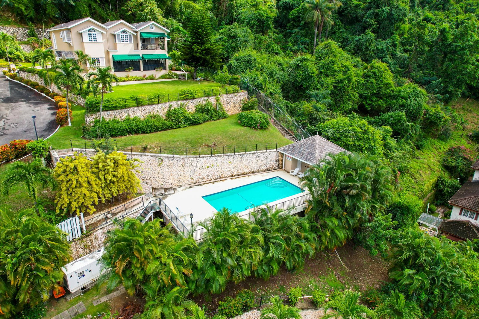 Thirteenth image of 4-2 Bracknell Avenue in Kingston 6, St. Andrew, Jamaica - property is For Sale