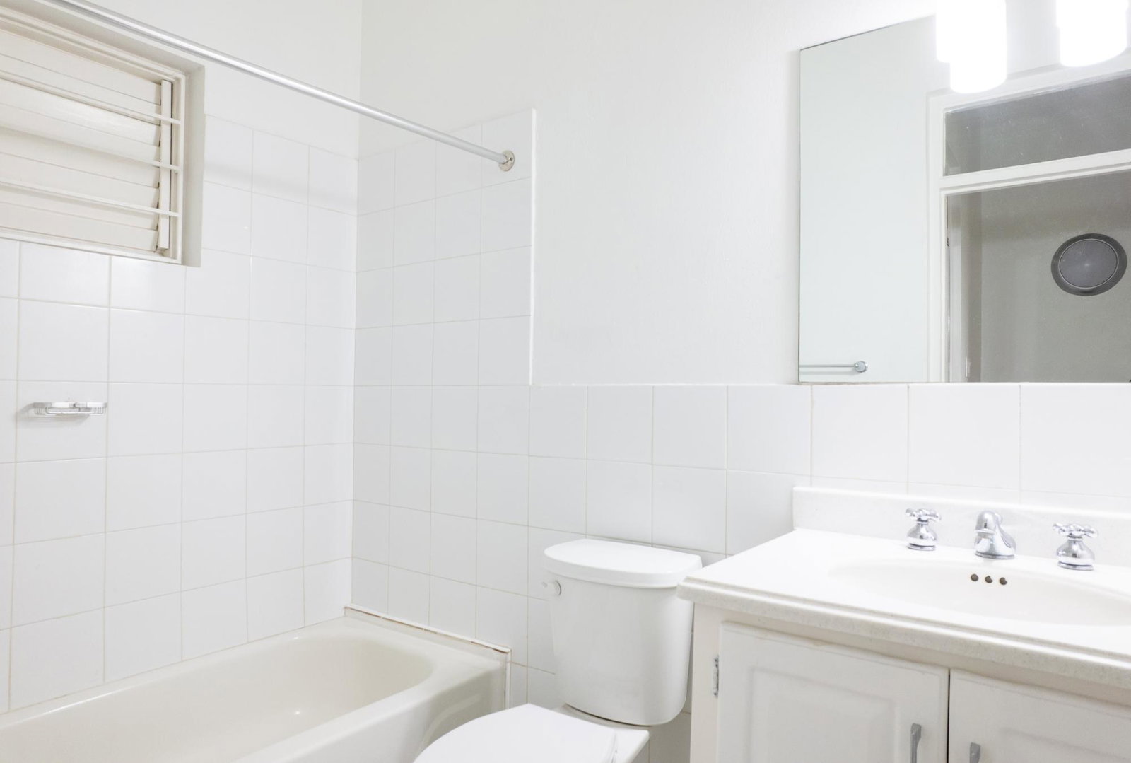 Seventeenth image of 4-2 Bracknell Avenue in Kingston 6, St. Andrew, Jamaica - property is For Sale