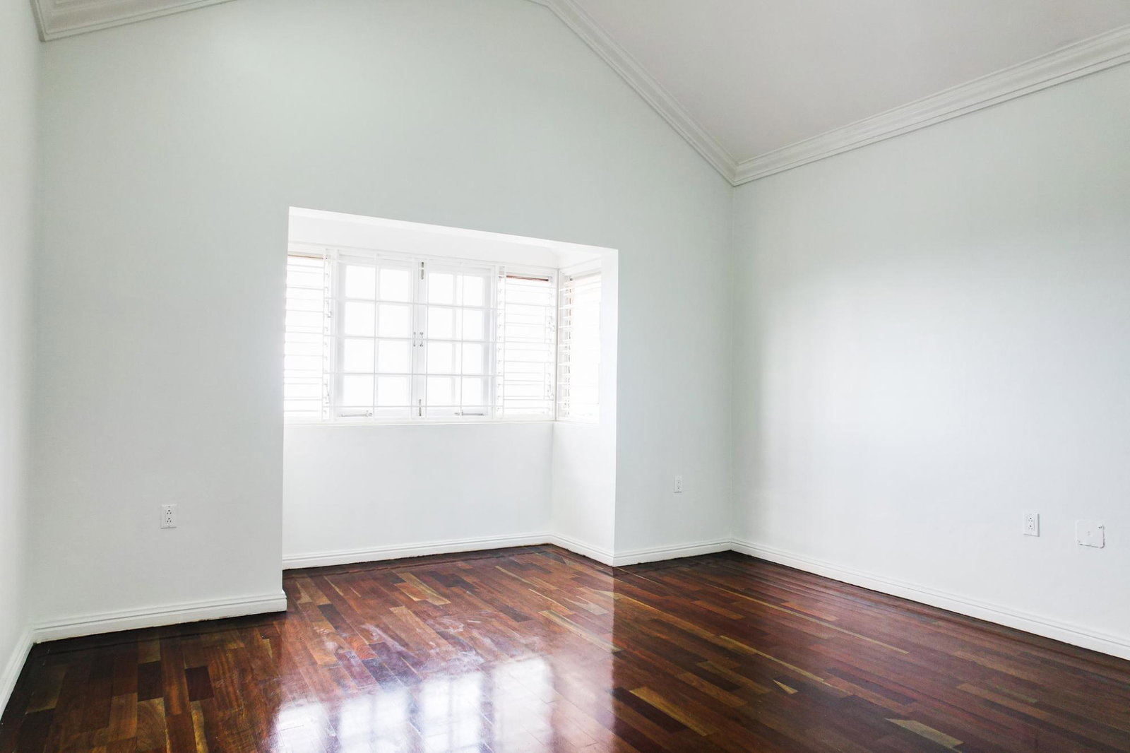 Nineteenth image of 4-2 Bracknell Avenue in Kingston 6, St. Andrew, Jamaica - property is For Sale