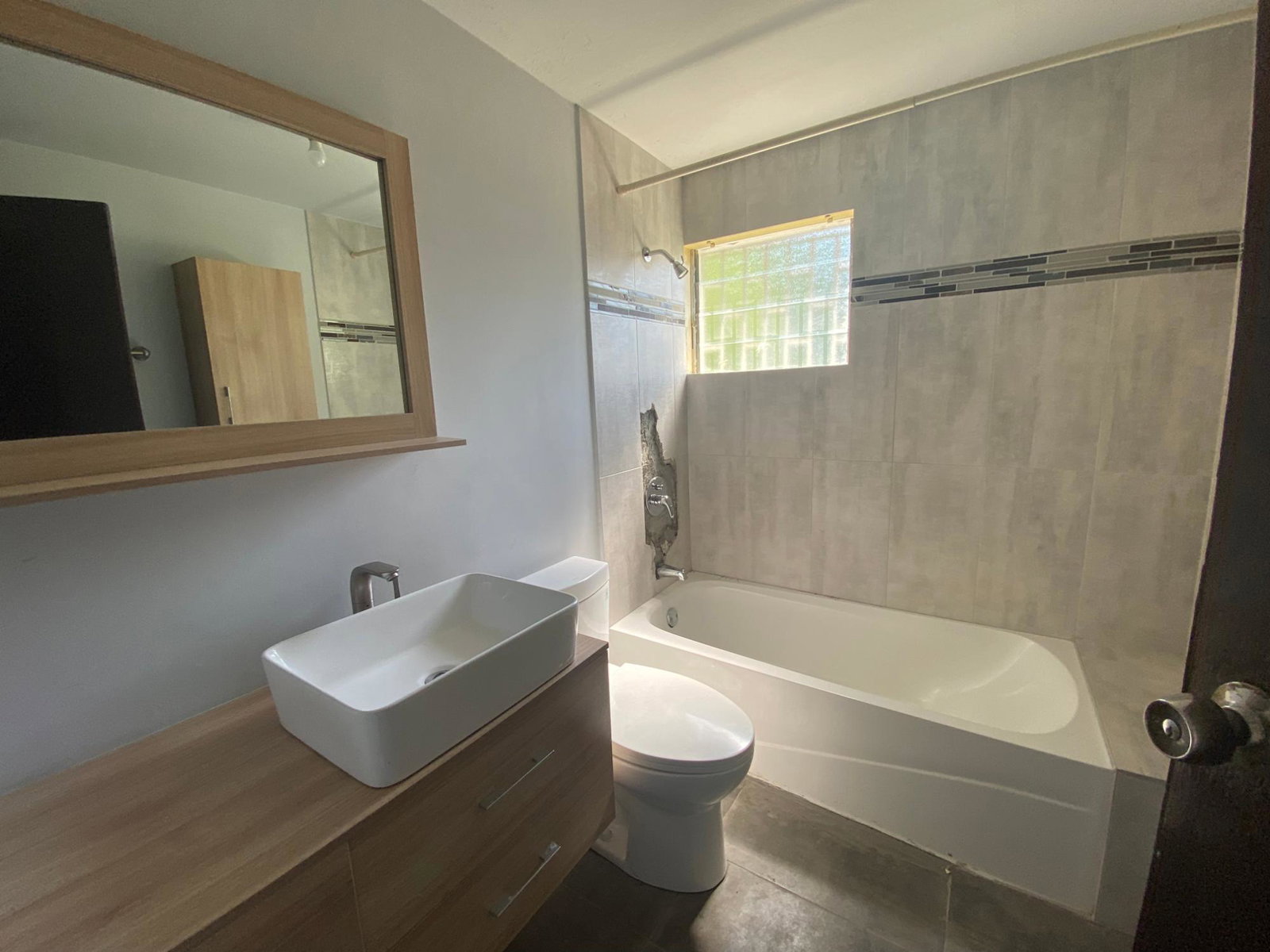 Spacious-5-Bedroom-House-for-Sale-at-6-Ridge-Terrace-St.-Andrew-Jamaica Twenty-Third image of 6 Ridge Terrace in Kingston 8, St. Andrew, Jamaica - property is For Sale