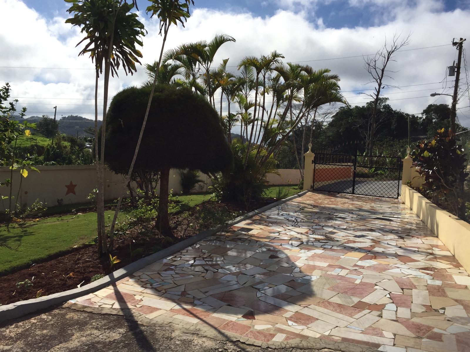 Spacious-5-Bedroom-House-for-Sale-in-Clandon-Spalding-Manchester-Jamaica Second image of Clandon, Spalding , Manch in Clandon, Manchester, Jamaica - property is For Sale