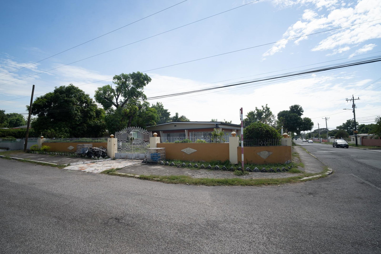 Spacious-5-Bedroom-House-for-Sale-in-Prime-St.-Andrew-Jamaica Second image of 23 Woodlawn Avenue, Queensbu in Kingston 19, St. Andrew, Jamaica - property is For Sale
