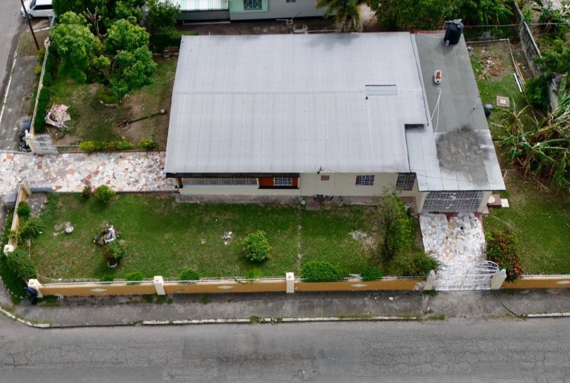 Fifteenth image of 23 Woodlawn Avenue, Queensbu in Kingston 19, St. Andrew, Jamaica - property is For Sale