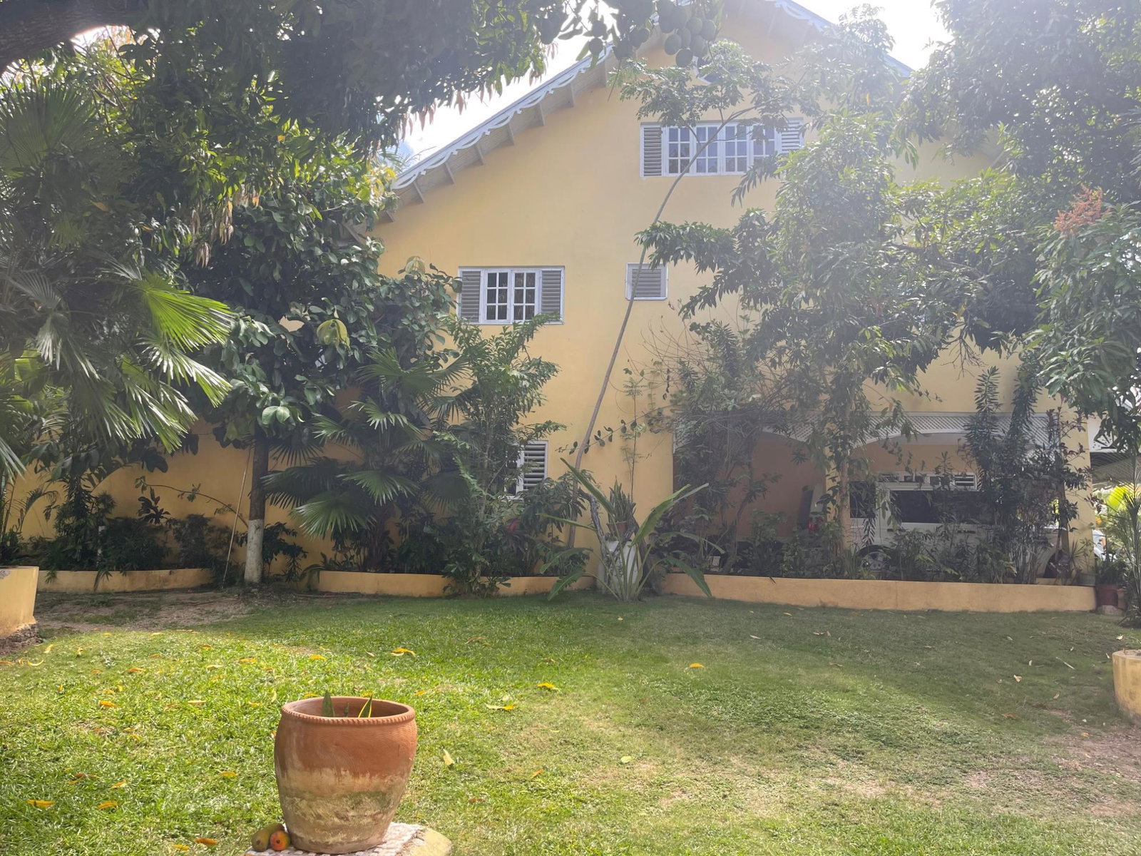 Spacious-5-Bedroom-Townhouse-for-Sale-in-Manor-Park-St.-Andrew-Jamaica Fourteenth image of 29-12 Broadway Road, Manor Park in Kingston 8, St. Andrew, Jamaica - property is For Sale