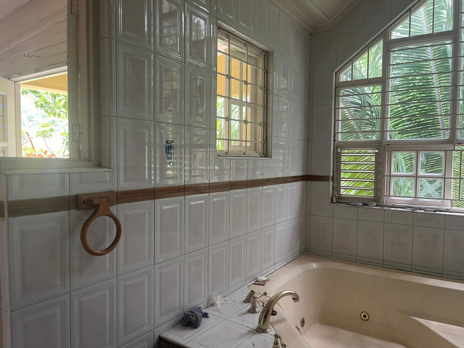 Spacious-5-Bedroom-Townhouse-for-Sale-in-Manor-Park-St.-Andrew-Jamaica Tenth image of 29-12 Broadway Road, Manor Park in Kingston 8, St. Andrew, Jamaica - property is For Sale