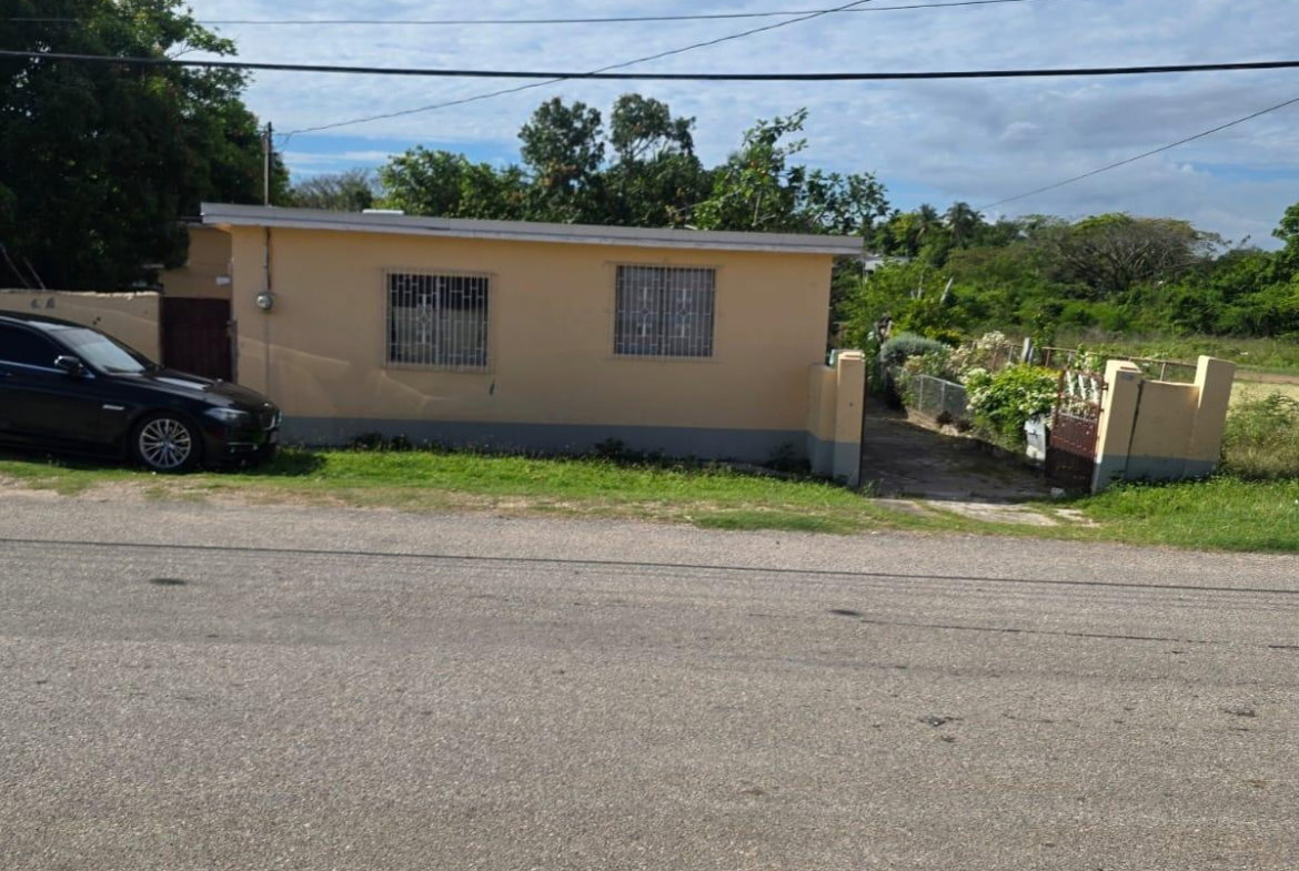 First image of 22a Juno Crescent in May Pen, Clarendon, Jamaica - property is For Sale