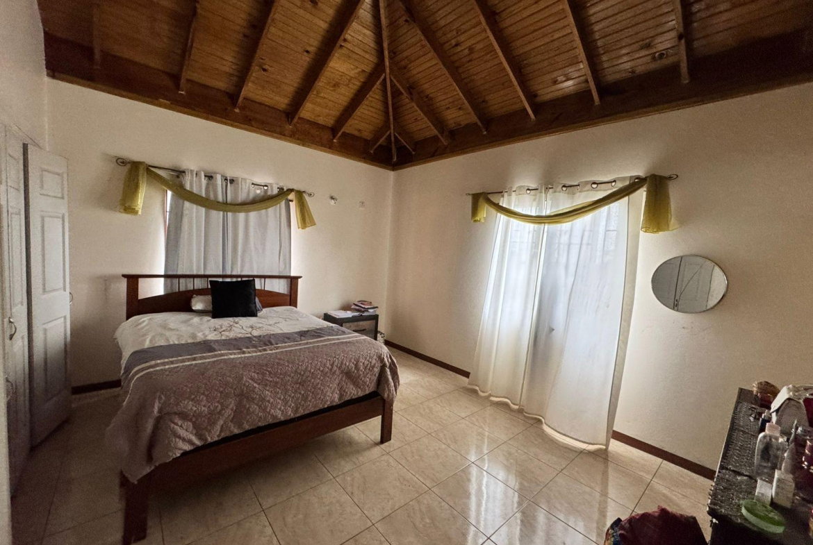 Eleventh image of 31 Roehampton Close in Kingston 19, St. Andrew, Jamaica - property is For Sale