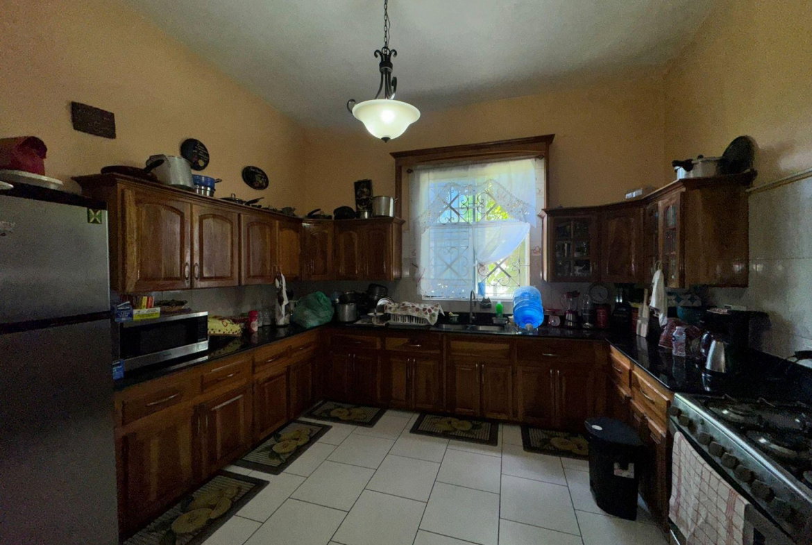 Eighth image of 31 Roehampton Close in Kingston 19, St. Andrew, Jamaica - property is For Sale