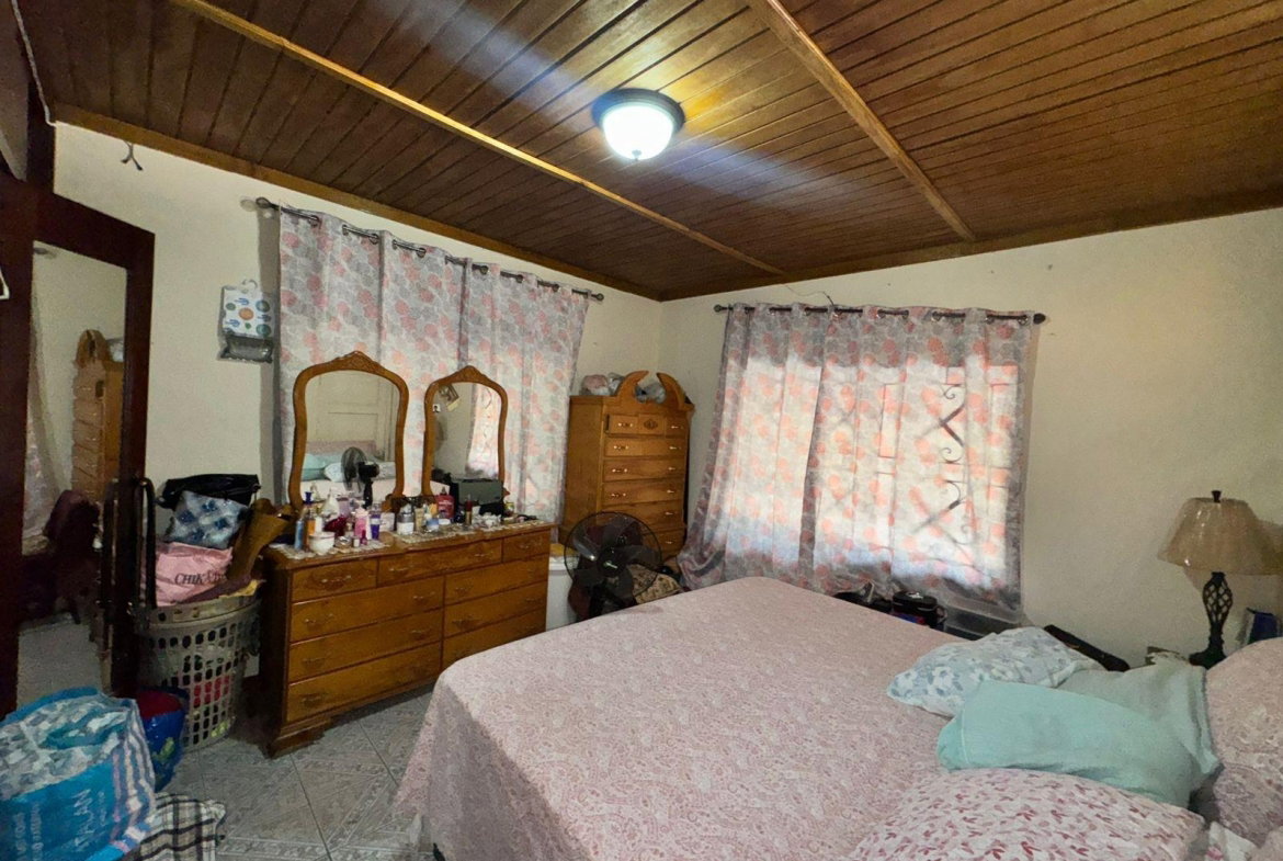 Tenth image of 31 Roehampton Close in Kingston 19, St. Andrew, Jamaica - property is For Sale