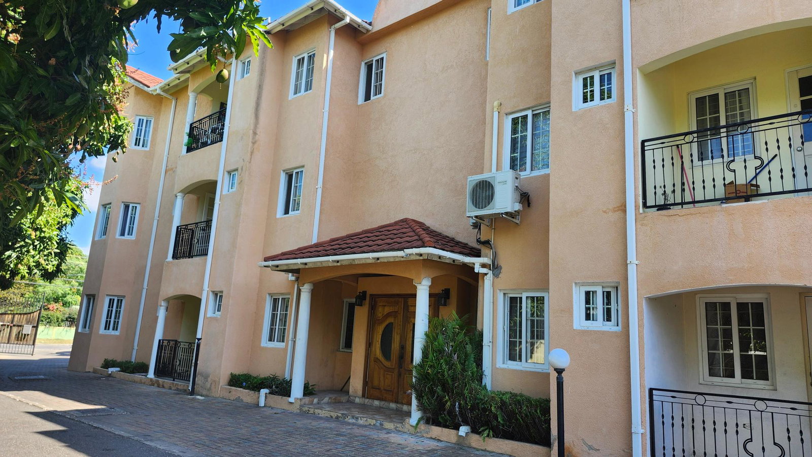 Second image of 5a-4 Annette Crescent, Kgn 10 in Kingston 10, St. Andrew, Jamaica - property is For Sale