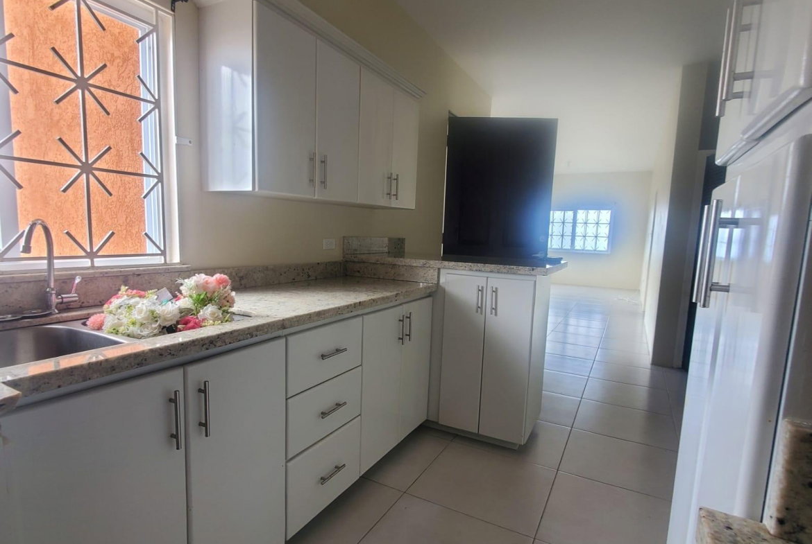 Fifth image of Apt C-721 Birch st Rhyne Park in SPOT VALLEY, St. James, Jamaica - property is For Rent