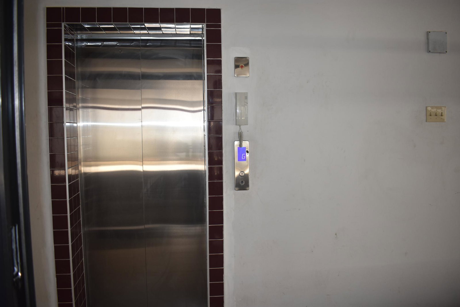 Stunning-943-Sq.Ft_.-Commercial-Space-for-Rent-in-Kingston-Jamaica Second image of 316-11 1/2 Connolley Road, Kingston in Kingston 5, St. Andrew, Jamaica - property is For Rent