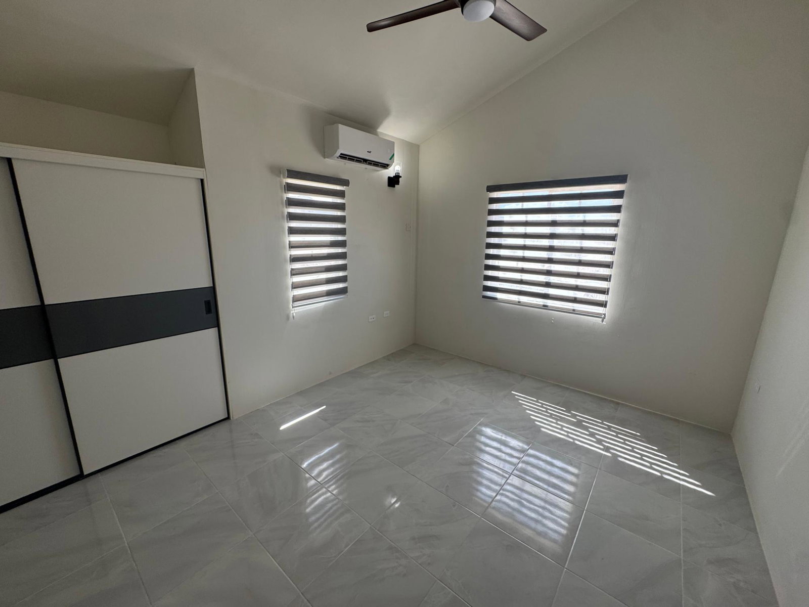 Stunning-House-for-Rent-in-Camelot-Village-St.-Ann-Jamaica-–-Spectacular-Caribbean-Sea-Views Sixteenth image of 444 Camelot Village in Discovery Bay, St. Ann, Jamaica - property is For Rent